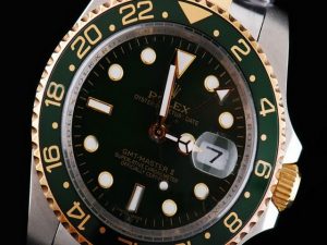 Rolex-GMT-Master-Two-Tone-With-Green-Bezel-Black-Dial-Small-Cale-47_2